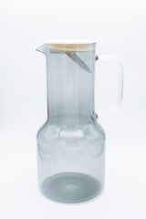 Set carafa si pahare fumuriu, Studio